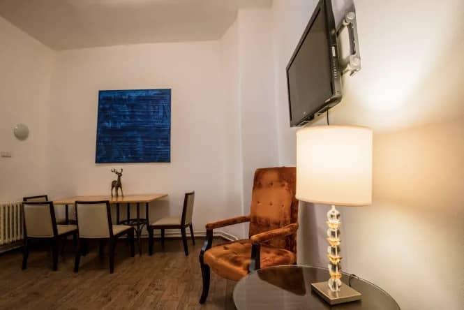 Charles Bridge Economic Hostel community area