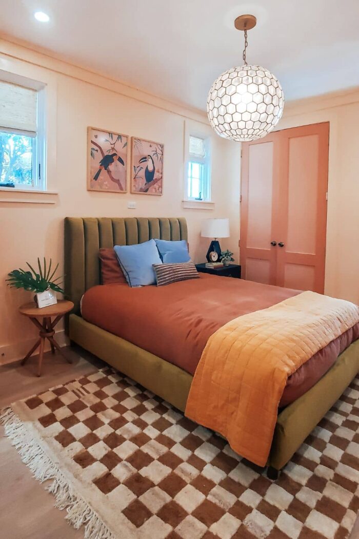 20 Cozy Guest Bedroom Ideas to Make Your Guests Feel Welcome